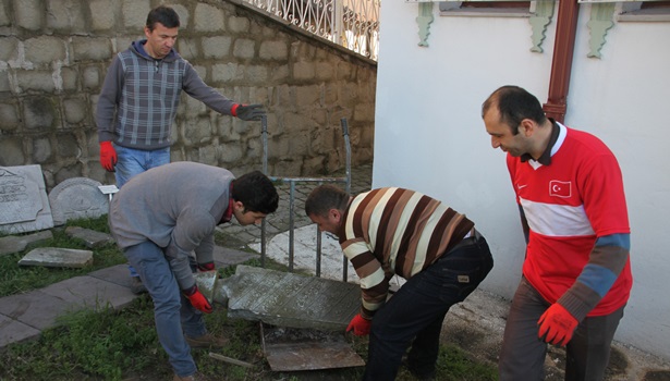 Osmanlı dönemine ait mezar taşları müzeye taşındı