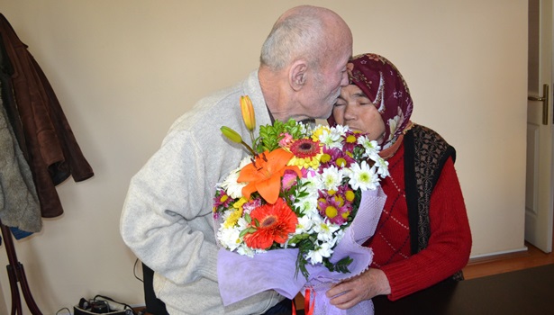 55 yıllık evli çift ilk defa sevgililer gününü kutladı