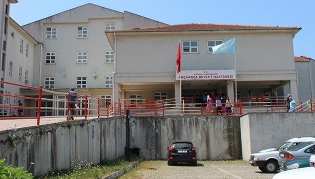 Akçakoca Devlet Hastanesinde  11 kişi zehirlendi