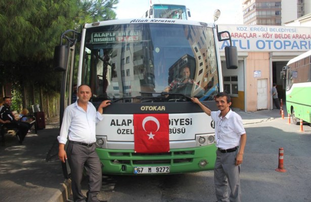 Alaplı özel halk otobüslerinden hain saldırılara bayraklı tepki