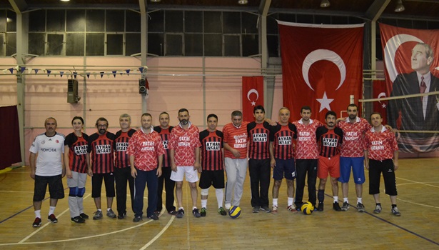 Alaplı Belediyesi önderliğinde voleybol turnuvası başladı