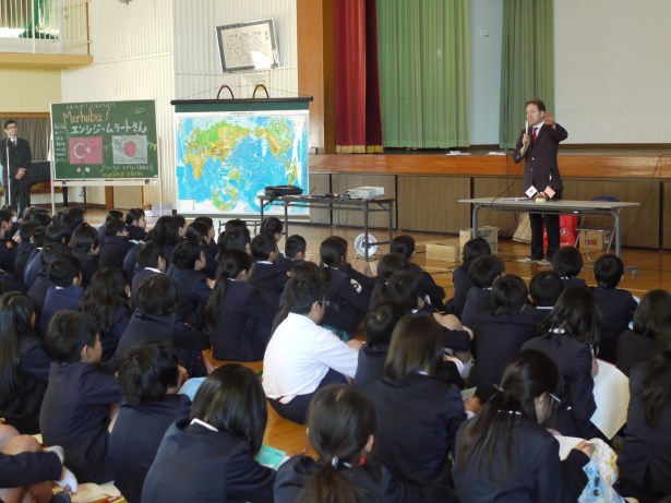Japon öğrencilere Türkiye-Japonya  ilişkilerinin tarihini anlattı