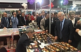 Vali Ahmet Çınar, kitapseverlerle buluştu