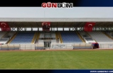 İlçe Stadyumunda Atatürk posteri ve Türk bayrağı asıldı