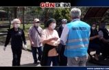 Kozlu'da yaşlılara maske dağıttılar