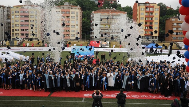 BEÜ 2016nın ilk mezuniyet törenini Zonguldak MYOda gerçekleştirdi