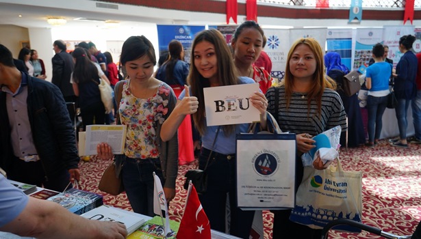 Bülent Ecevit Üniversitesi Kırgızistanda tanıtım fuarına katıldı