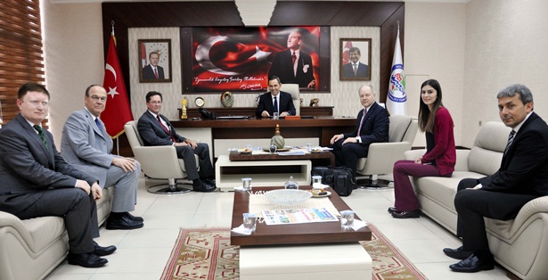 Başkan Uysal, yabancı konuklarını ağırladı