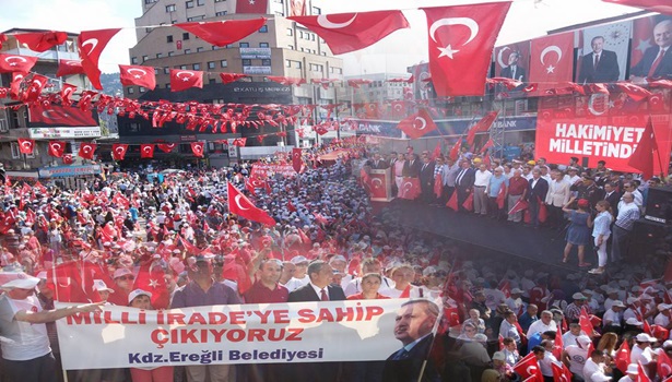 Zonguldak Demokrasi ve Şehitler mitinginde tek vücut oldu