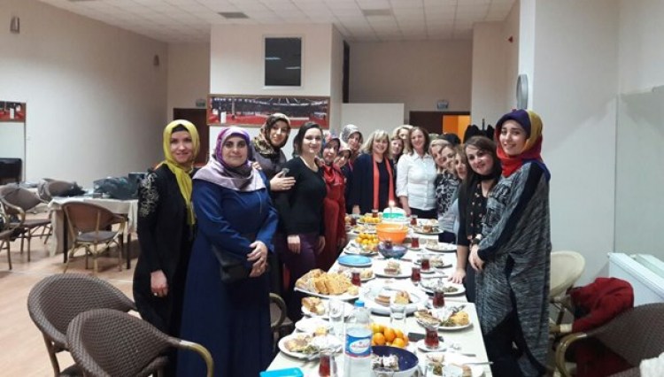 AK Parti kadın kollarından Erdemir işçilerine destek