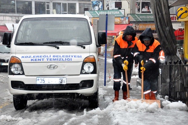 Kdz. Ereğli Belediyesi, karla mücadeleye başladı