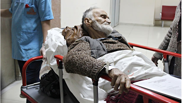 Bartın´da yaşlı adam, iki ayının saldırısına uğradı
