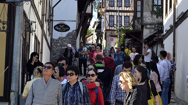 Tarihi kentte Bayramı dolayısıyla turistlerin  akınına uğradı