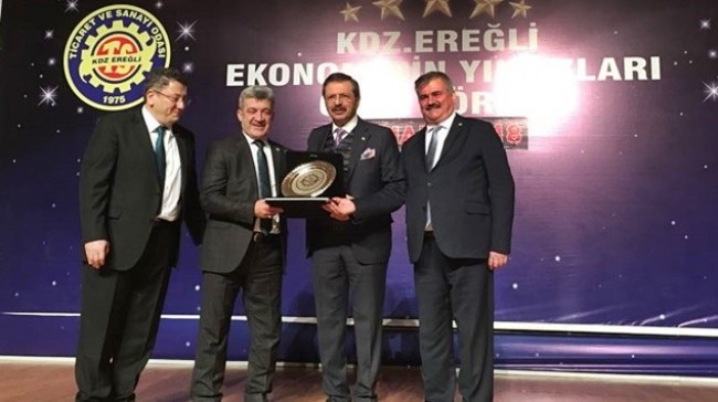 Başkan Yiğit, TOBB Başkanı Hisarcıklıoğlu'ndan plaket aldı...