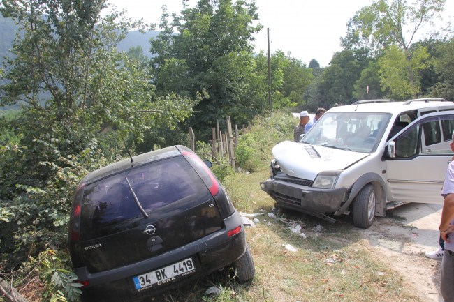 Gümüşova rampasında; Trafik Kazaları: 4 Yaralı