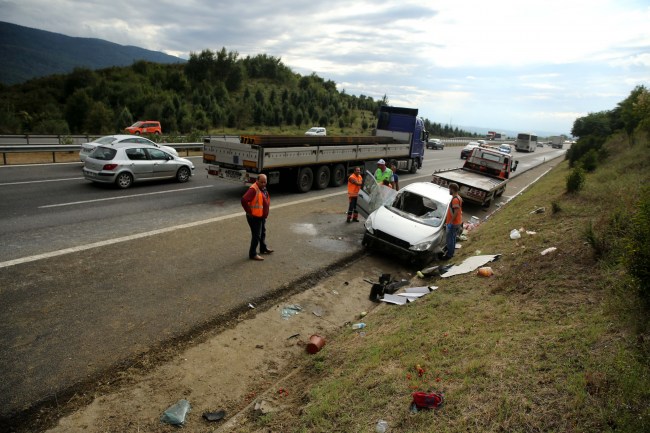 Anadolu Otoyolunda Trafik Kazası: 2'si çocuk 4 kişi Yaralı