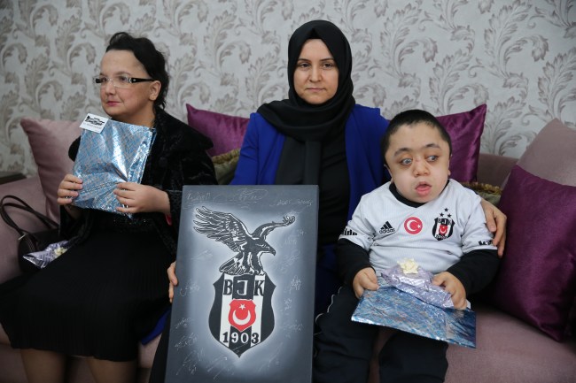 MPS hastası öğrencinin Beşiktaş hayali gerçek oldu...