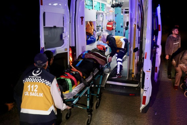 Düzce'de motosiklet kazası: 1'i ağır 3 yaralı