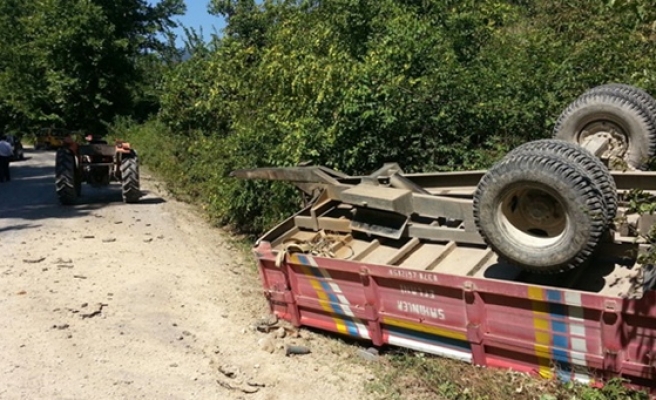 Traktör römorku devrildi,  bir çocuk hayatını kaybetti