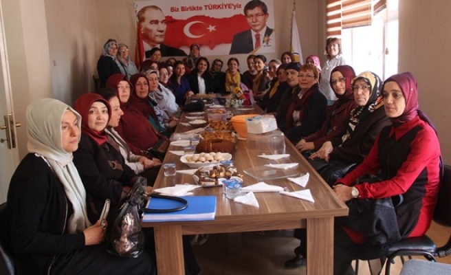 Ak Partili kadınlardan kaynaşma ve dayanışma toplantısı