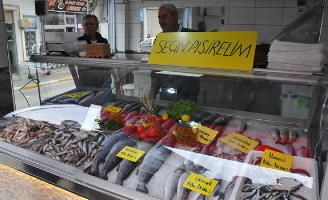 Yasak başladı balık fiyatları arttı