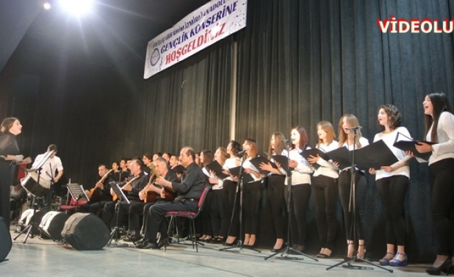Gülüç İbrahim İzmirlioğlu Anadolu Lisesinden muhteşem konser