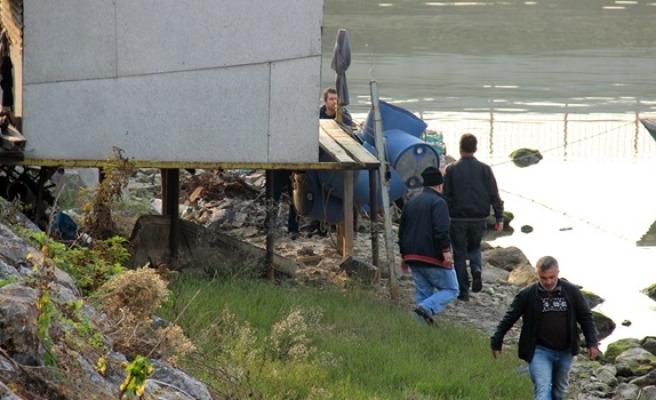 Polis Gülüç deresindeki barakada uyuşturucu aradı