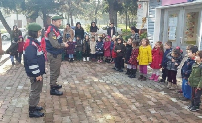 Jandarma minik öğrenciler ile buluştu