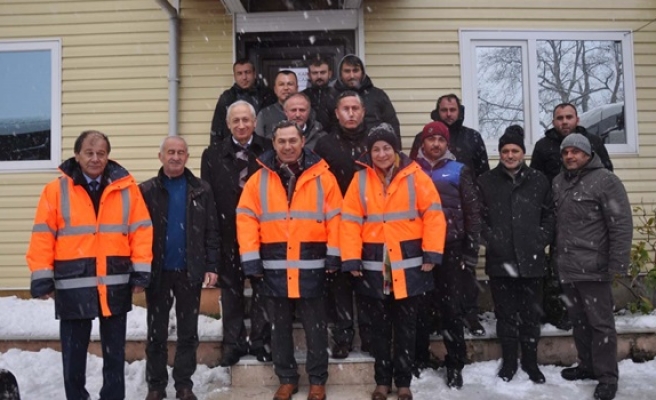Başkan Uysal, kar yağışı ile mücadele çalışmalarını yerinde inceledi