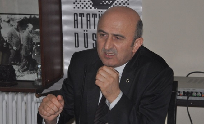 Eski Yarsav Başkanı Eminağaoğlu Türk Medeni Kanununu anlattı