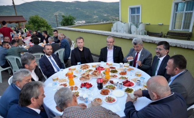 Yığılca Belediyesi mahalle iftarlarına devam ediyor