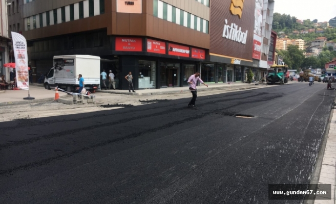 Acılık'ta asfalt işlemi devam ediyor!