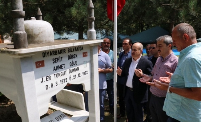 Şehit Turgut Duman’ın kabri ziyaret edildi