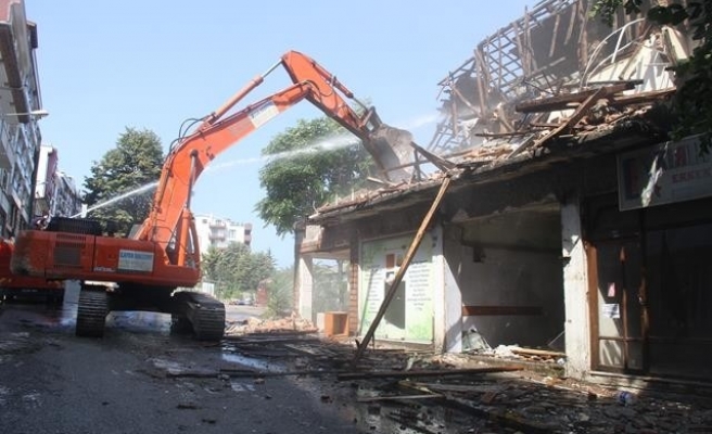 Akçakoca’da kentsel dönüşüm projesinde yıkımlar sürüyor