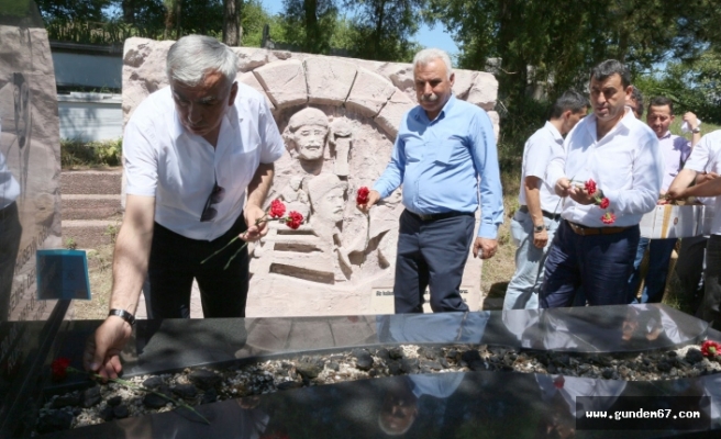 Efsane Genel Başkan, mezarı başında anıldı