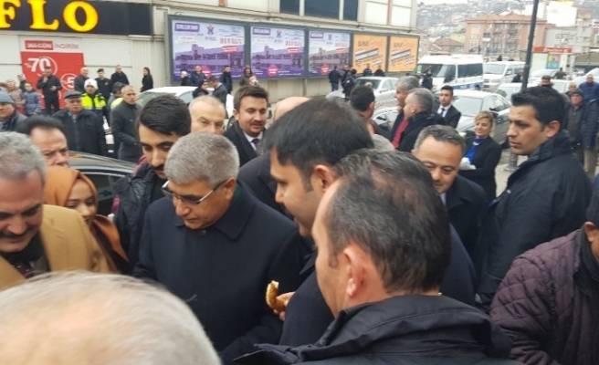 Bakan Kurum, CHP seçim bürosunu ziyaret etti