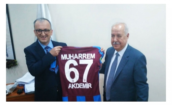 Akdemir'e Trabzonspor forması