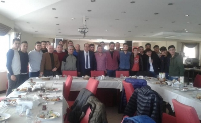 Başkan Demirtaş futbolcularla buluştu