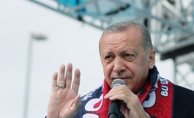 Erdoğan, Düzce Anıtpark’ta halka hitap etti.