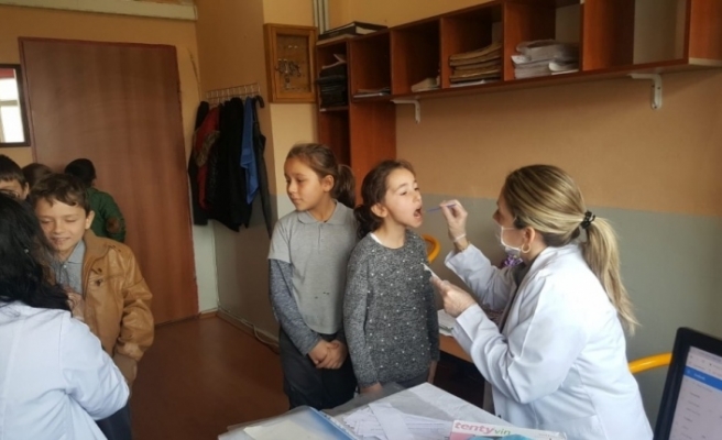 Düzce’de okullarda ağız ve diş sağlığı taraması yapıldı
