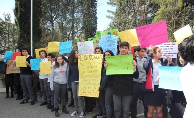 TED öğrencileri iklim değişikliğine karşı grev yaptı