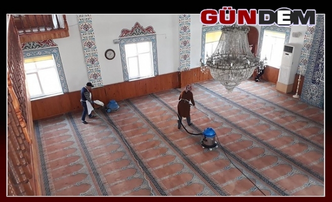 Gülüç'te camiler temizliyor