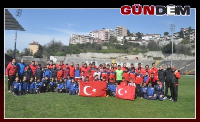 Zonguldak Kömürspor ve altyapı 23 Nisanı kutladı!..