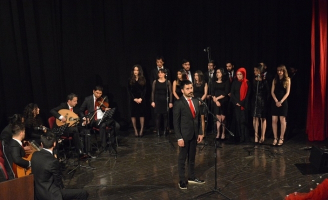 Düzce Üniversitesi’nde yeşilçam müzikleri konseri ile nostalji rüzgarı esti