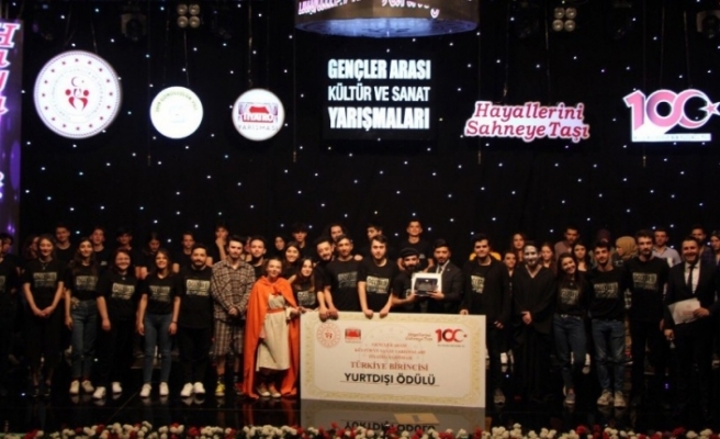 KBÜ’lü tiyatrocular Türkiye birincisi oldu