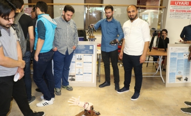 Ülkelerindeki savaş mağdurları için ’Robotik Yürüyen El’ yaptılar