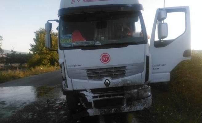 Zonguldak’ta otomobil ile kamyon çarpıştı: 2 yaralı