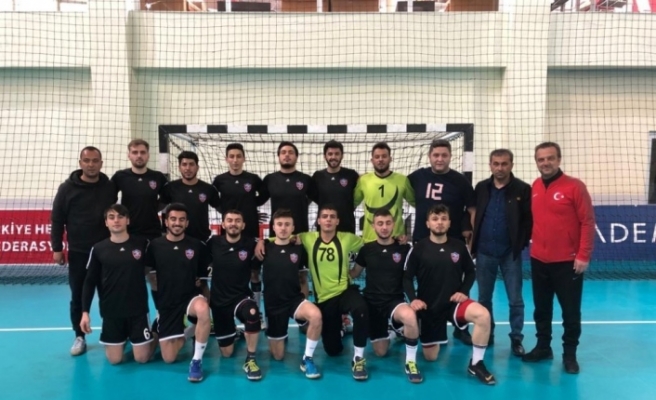 Karabük Atatürk Ortaokulu G.S.K THF 2. Lige çıkmaya hak kazandı
