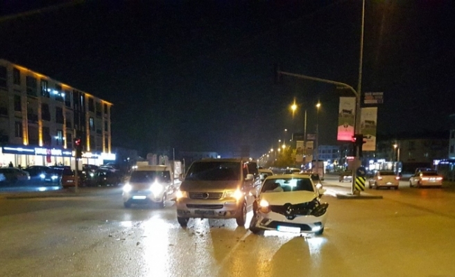Düzce’de iki ayrı kazada 7 kişi yaralandı