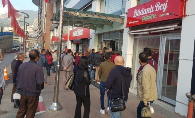 MHP’li Başkan, işe geç gelen işçi ve memurları belediye almayarak kapıları kapattı
